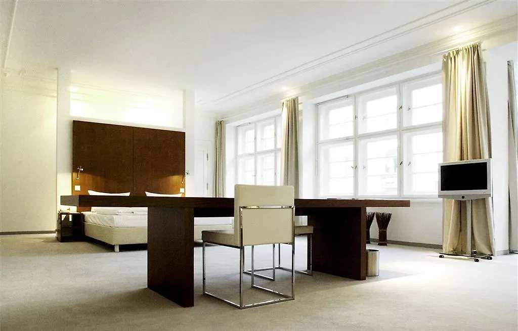 Ellington Hotel Berlin 4*,